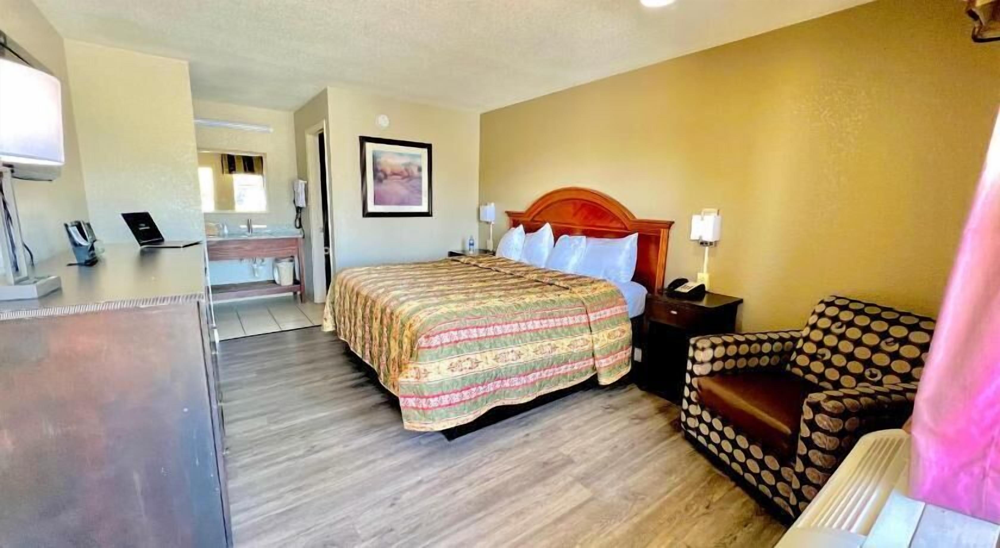 Desk, iron/ironing board, rollaway beds, free WiFi