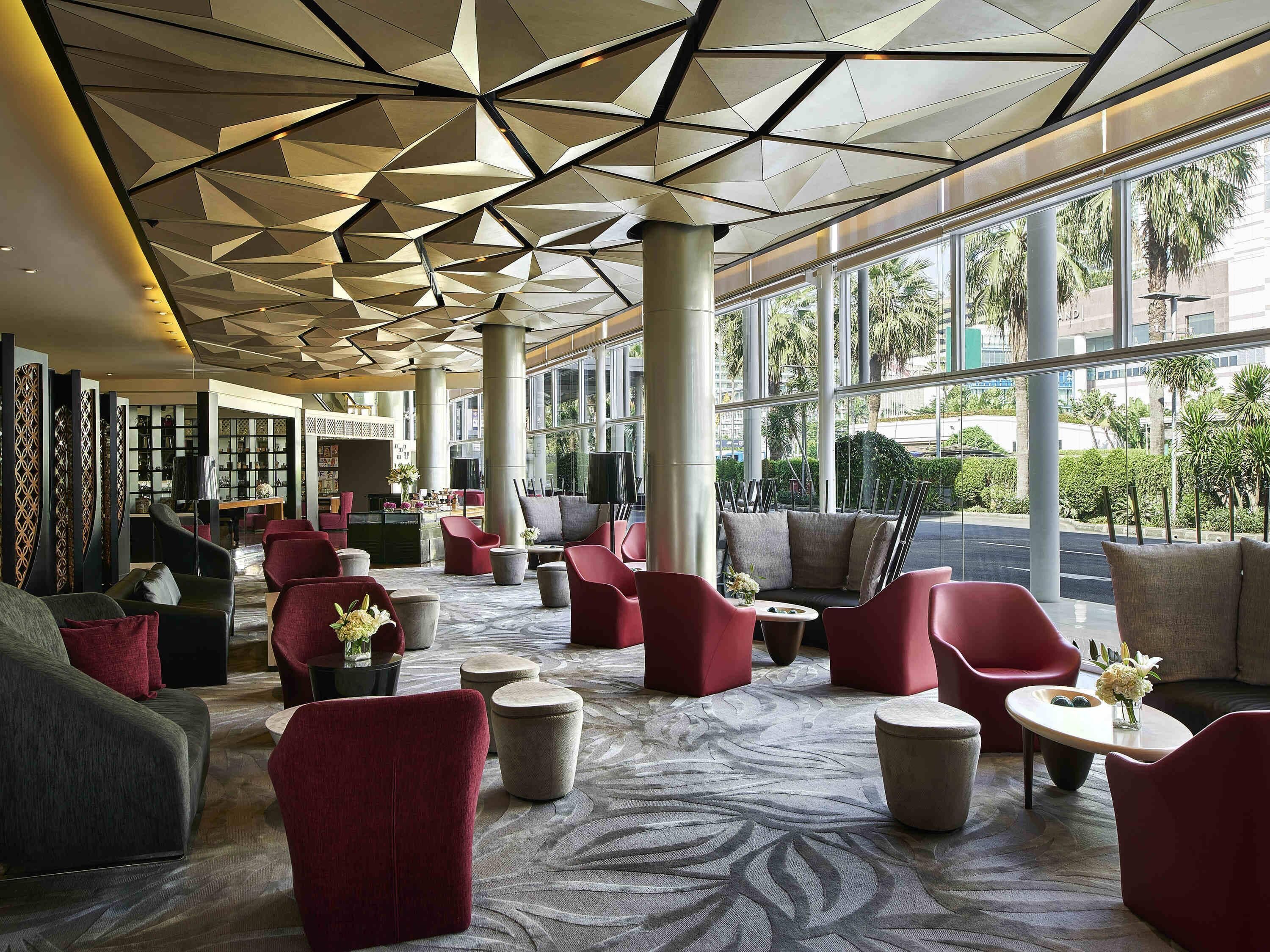 2 bars/lounges, poolside bar