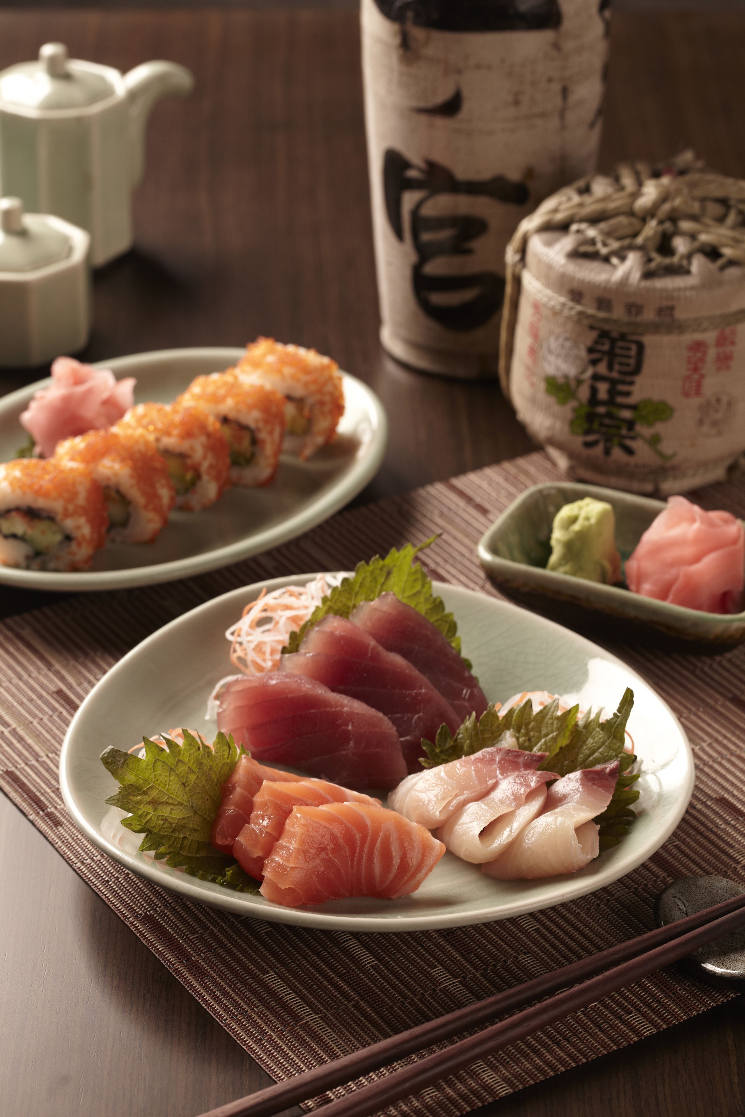 3 restaurants, breakfast, lunch, dinner served; international cuisine