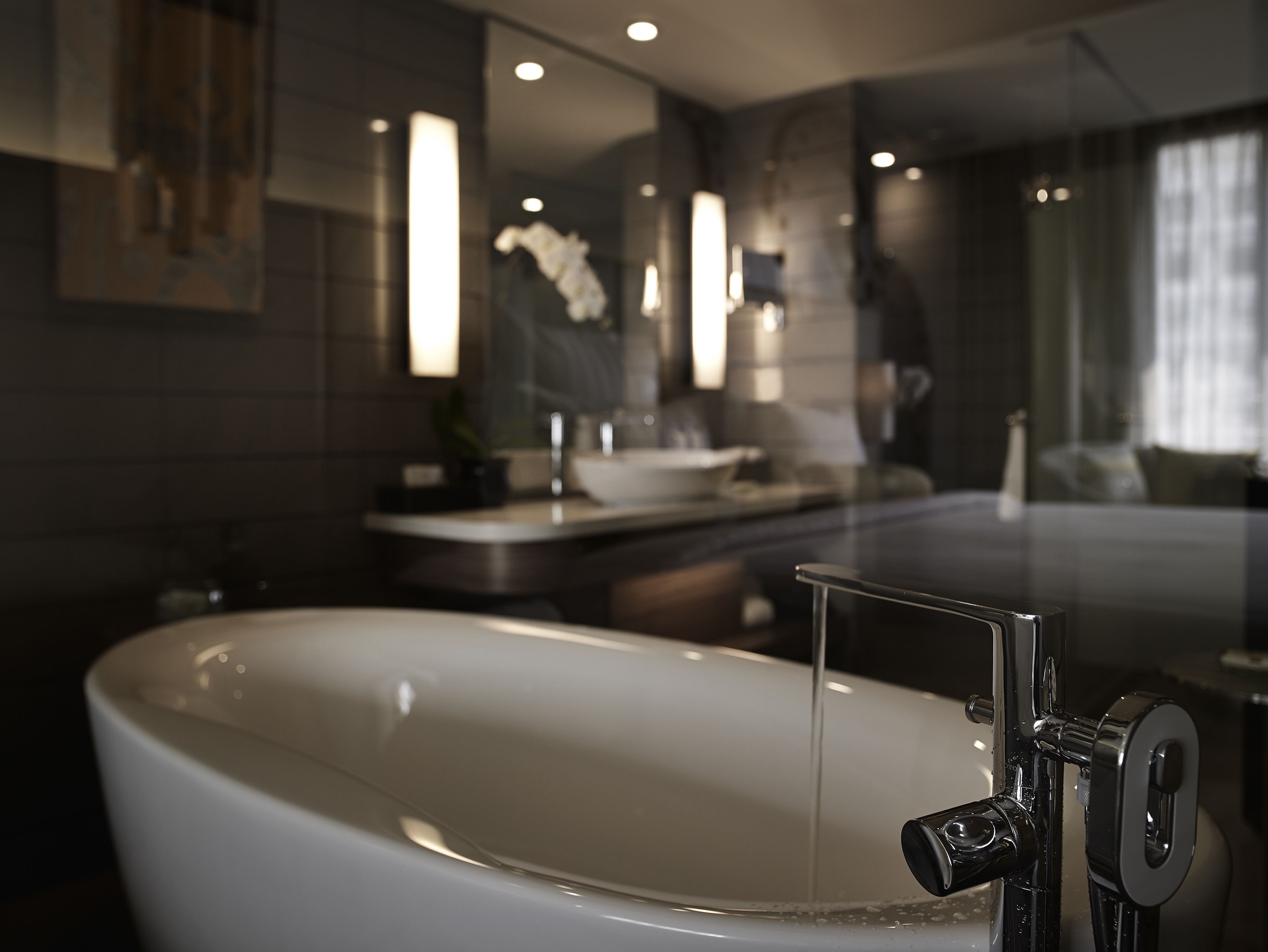 deluxe room, 1 king bed (grand executive) | deep-soaking bathtub