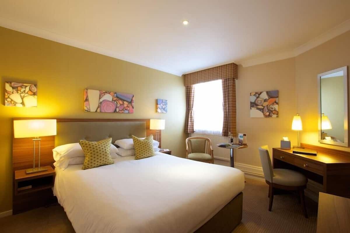 In-room safe, desk, iron/ironing board, free WiFi