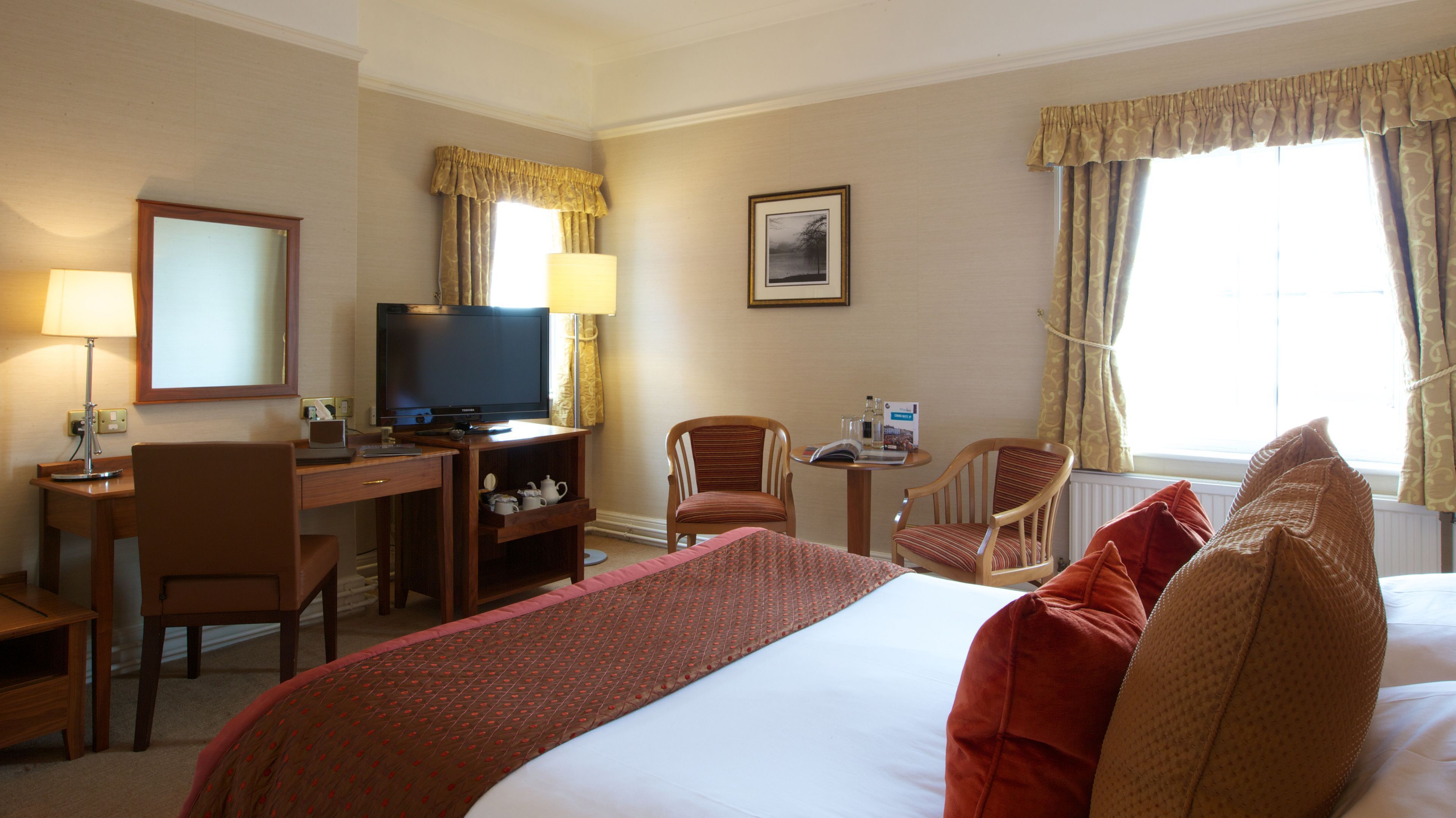 In-room safe, desk, iron/ironing board, free WiFi