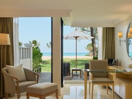 Club Room, 1 Twin Bed | Living area | 55-inch LCD TV with digital channels, TV, pay movies