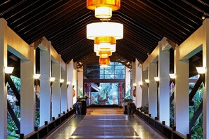 Interior entrance - Dusit Thani Laguna Phuket (Choeng Thale)