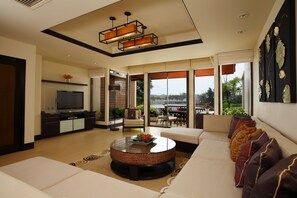 55-inch LCD TV with digital channels, TV, pay films - Dusit Thani Laguna Phuket (Choeng Thale)