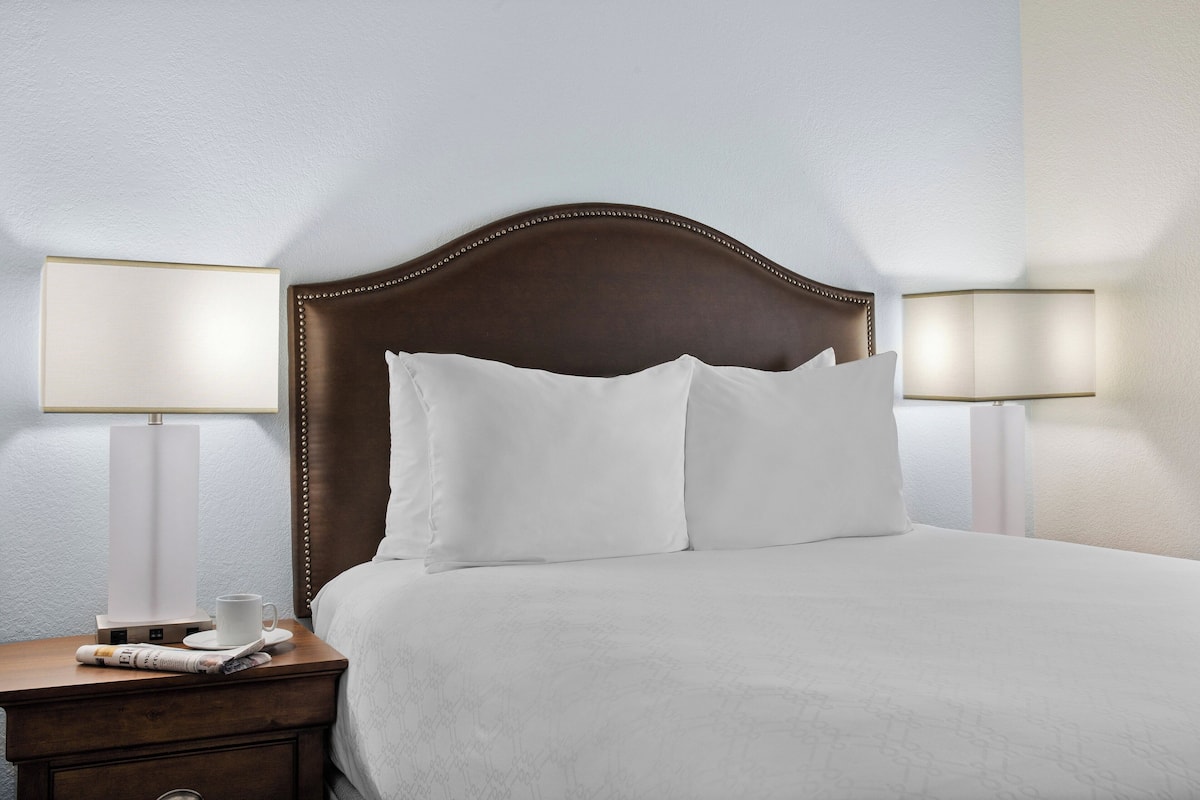 1 bedroom, blackout curtains, iron/ironing board, free WiFi
