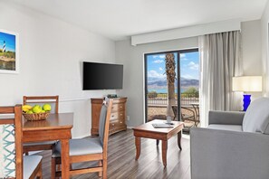 Standard Suite, 1 Queen Bed with Sofa bed | Living area