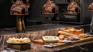 Desayuno buffet diario (CNY 150 por persona)