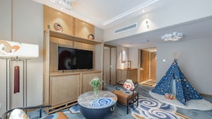 Unclassified image, 5 of 135, button - Crowne Plaza Hotel Shanghai by IHG (Shanghai)