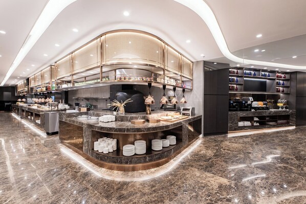 Lunch and dinner served, Chinese cuisine - Crowne Plaza Hotel Shanghai by IHG (Shanghai)