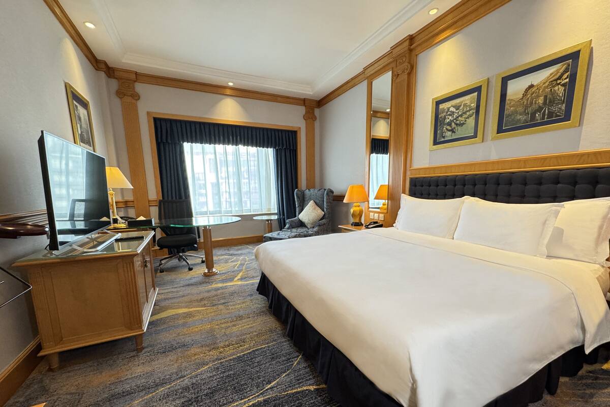 Phòng Tiêu chuẩn, 1 giường cỡ king, quyền sử dụng Club Lounge | Chăn bông, minibar, két bảo mật tại phòng, bàn