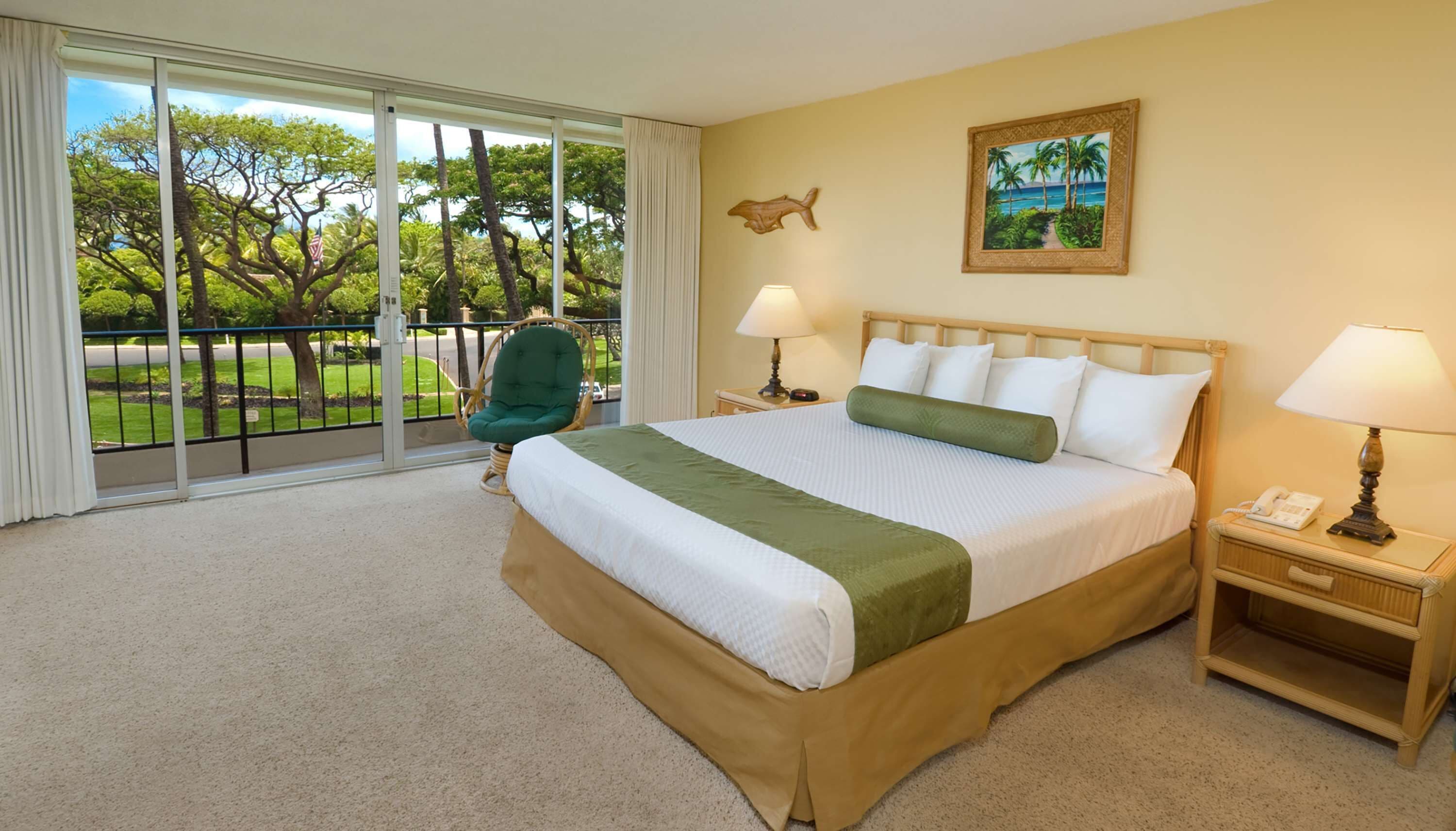 Room, 1 King Bed, Garden View | Egyptian cotton sheets, premium bedding, pillow-top beds, in-room safe