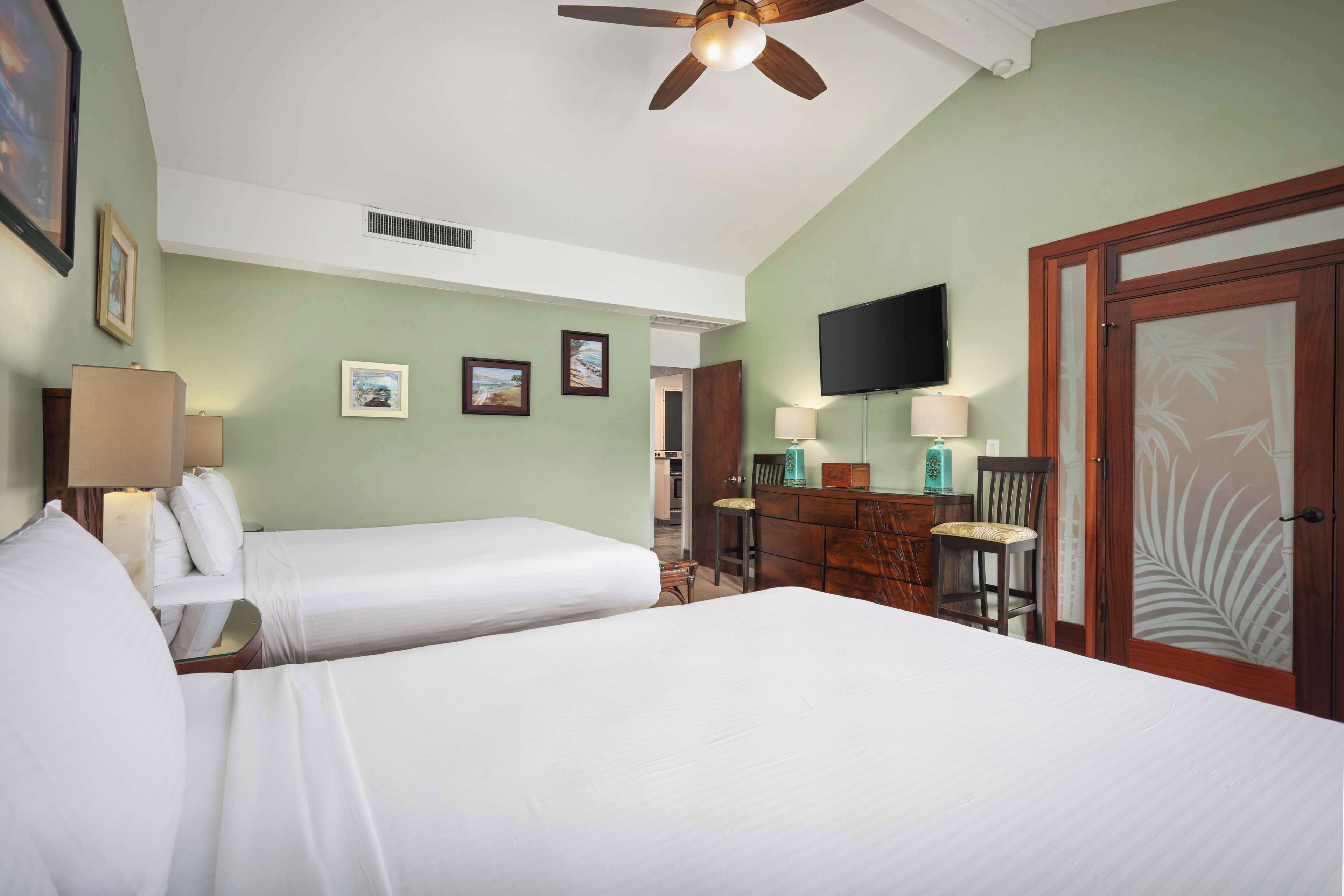 Premium Suite, 1 Double Bed (Oceanside) | Business centre