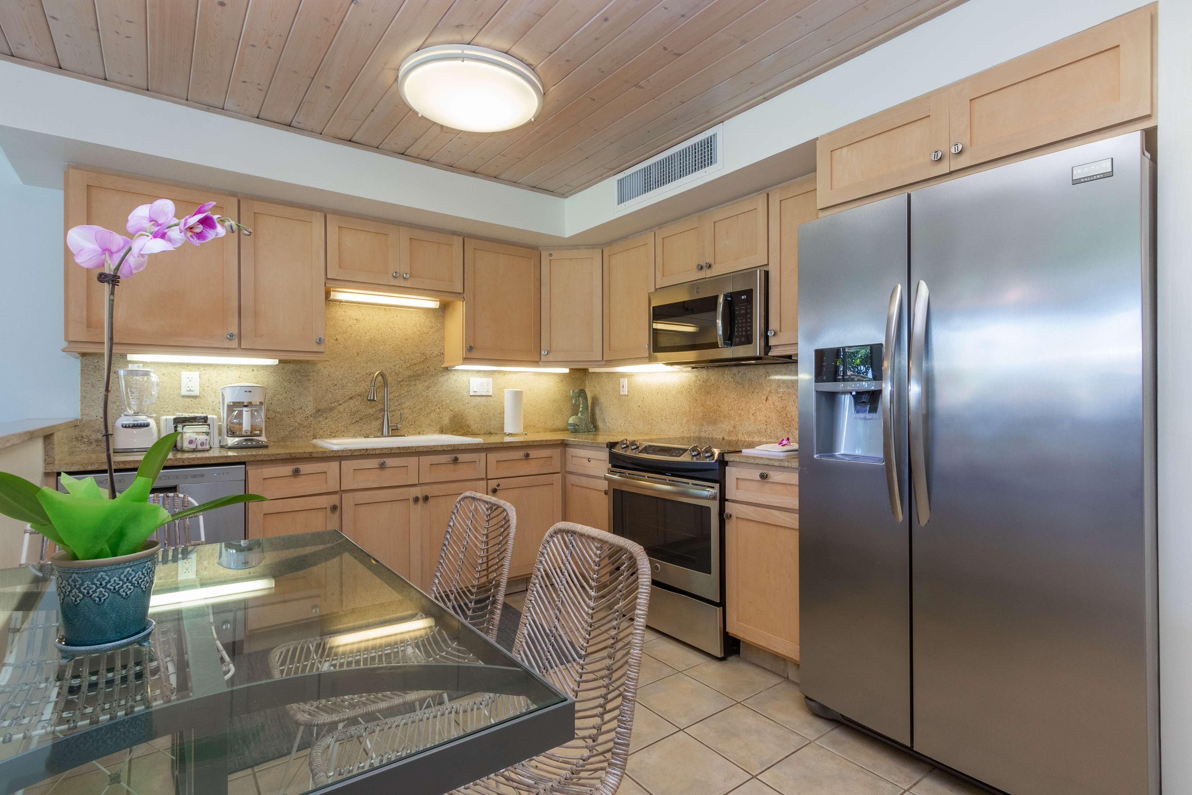 Premium Suite, 1 Double Bed, Ocean View (1 Bedroom Ocean View) | Private kitchenette | Coffee/tea maker