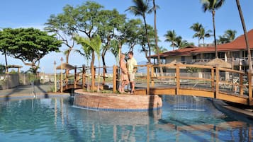 2 outdoor pools