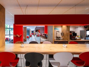 Buffet breakfast for a fee on weekends - ibis Muenchen City (Munich)