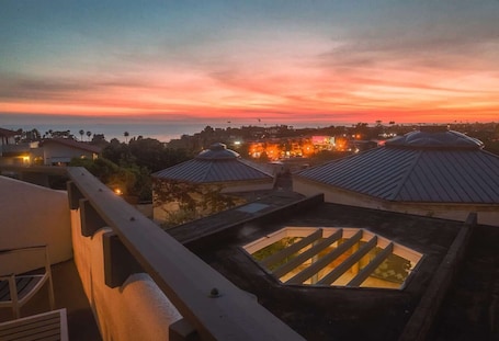 Terrace/patio. The Encinitan Hotel & Suites