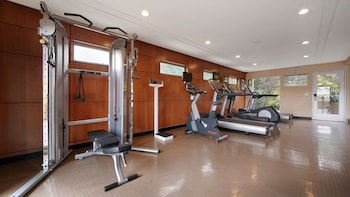 Gym at The Encinitan Hotel & Suites