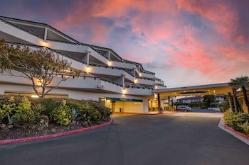 Front of property at The Encinitan Hotel & Suites