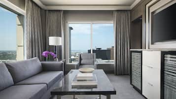 Premium bedding, minibar, in-room safe, desk