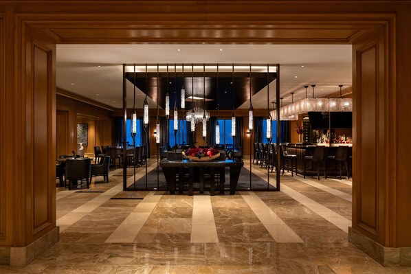 Bar (on property) - The Ritz-Carlton, Cleveland (Cleveland)