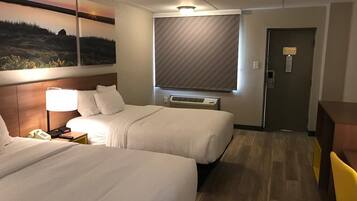 セーフティボックス (室内)、デスク、ノートパソコン用作業スペース、アイロン / アイロン台