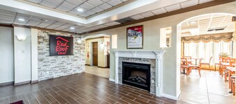 Red Roof Inn & Suites Clinton, TN