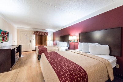 Red Roof Inn & Suites Clinton, TN