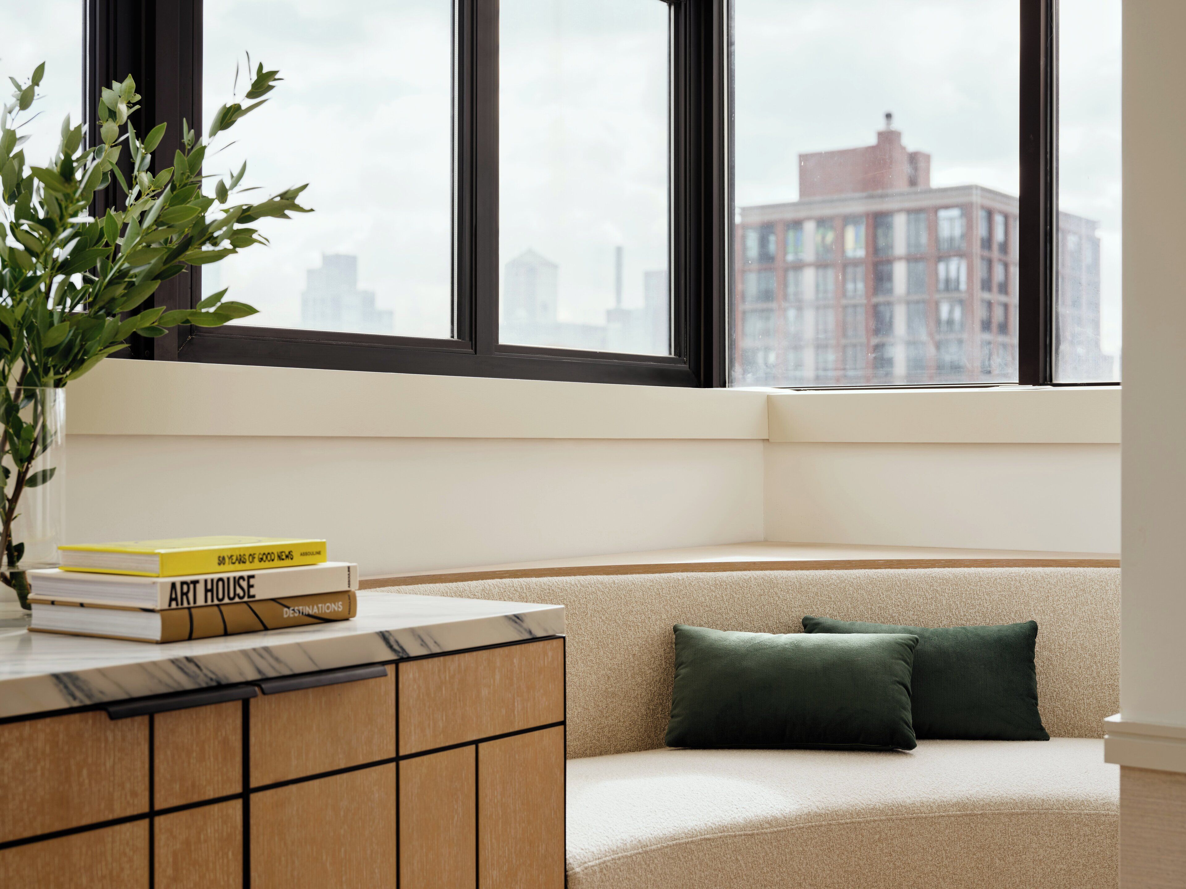 Sábanas de algodón egipcio, ropa de cama de alta calidad y minibar 