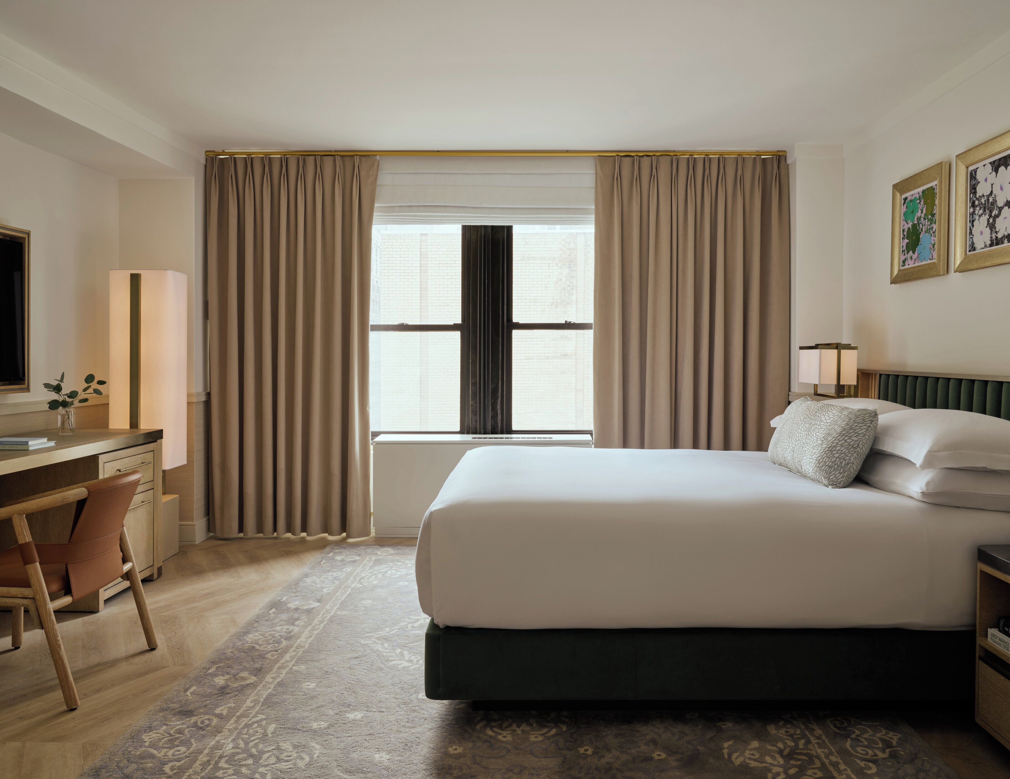 Quarto, 1 cama King, vista para a cidade | Roupas de cama de algodão egípcio, roupas de cama premium, frigobar