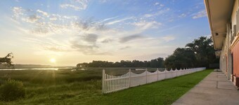 Howard Johnson by Wyndham Beaufort/Parris Island