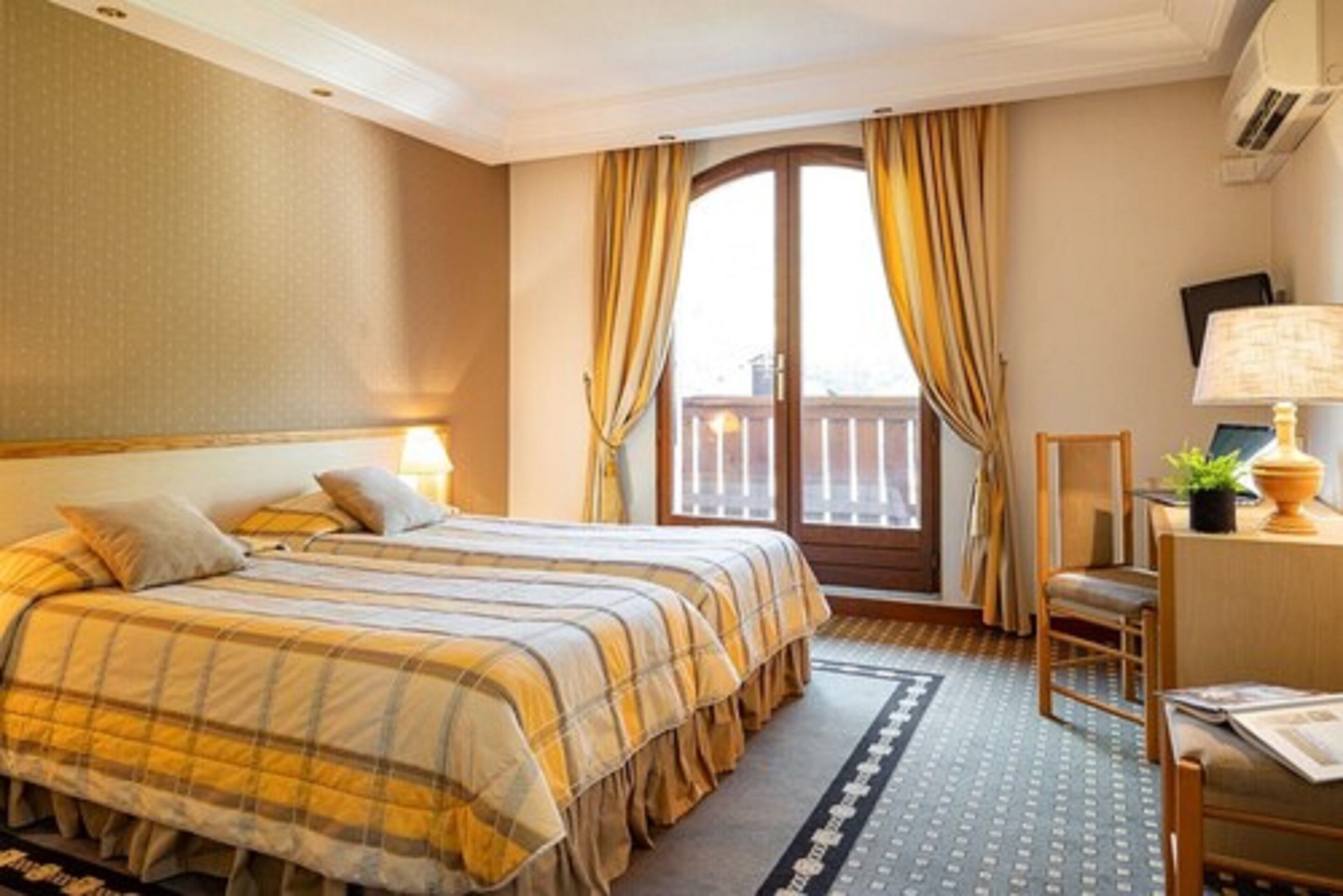 comfort twin room | blackout curtains, soundproofing, iron/ironing board, free wifi