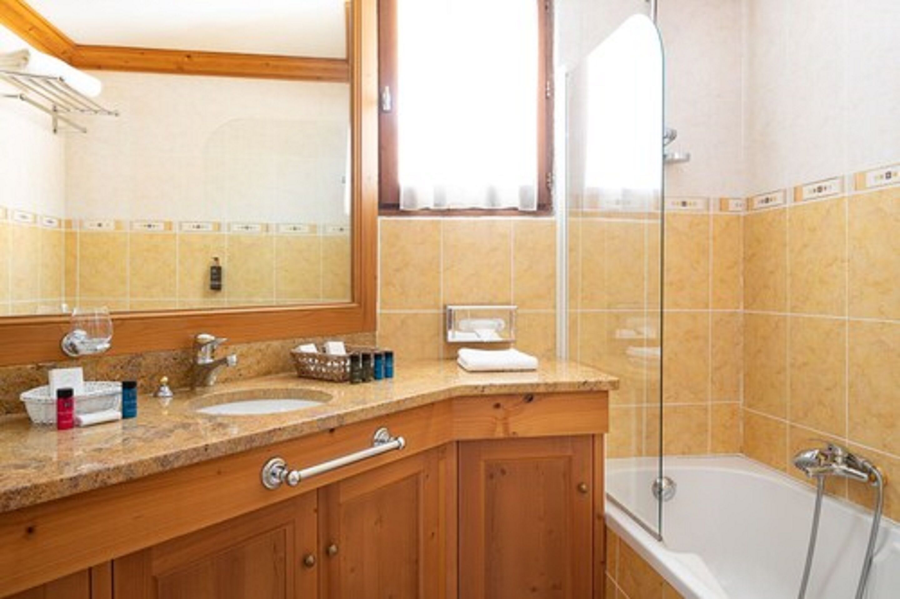 suite (duplex) | bathroom | hair dryer, towels, soap, shampoo