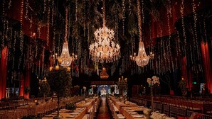 A banquet hall with long tables, chandeliers, and draped curtains. - Los Tajibos, Santa Cruz de la Sierra, a Tribute Portfolio Hotel (Santa Cruz)