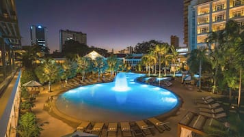 Seasonal outdoor pool