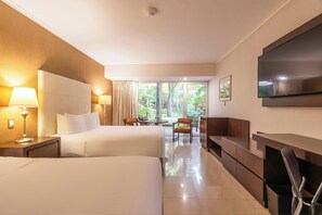 Habitación ejecutiva, 1 cama doble | Ropa de cama de alta calidad, colchones con acolchado adicional, minibar