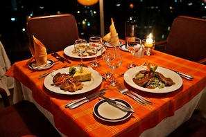 2 restaurants, breakfast, lunch, dinner served; international cuisine