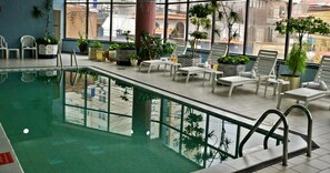 Indendørs pool