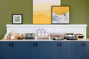 Free daily continental breakfast