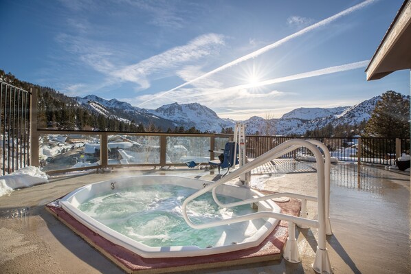 Baignoire à remous extérieure