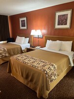 Escritorio y espacio para trabajar con laptop