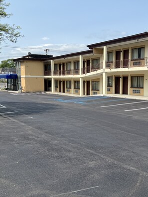 Exterior - Executive Inn (Schenectady)
