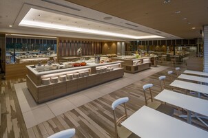 6 restoran, kahvaltı, öğle yemeği sunulur, Fransız mutfağı 