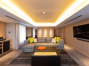 Presidential Suite, Non Smoking | Minibar, in-room safe, desk, iron/ironing board