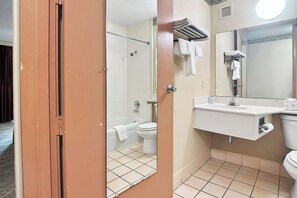 تجهيزات دش، مستلزمات مجانية للعناية الشخصية، مناشف