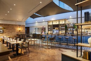 Bar (on property) - London Marriott Hotel Kensington (London)