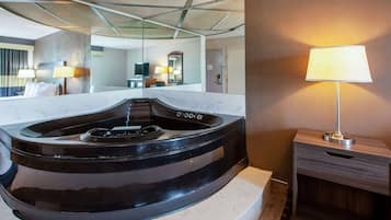 Deluxe-Studiosuite, 1 King-Bett, Nichtraucher | Whirlwanne