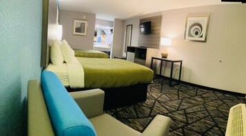 标准房, 2 张双人床, 吸烟房 | 特色家居、办公桌、熨斗/熨衣板、免费 WiFi