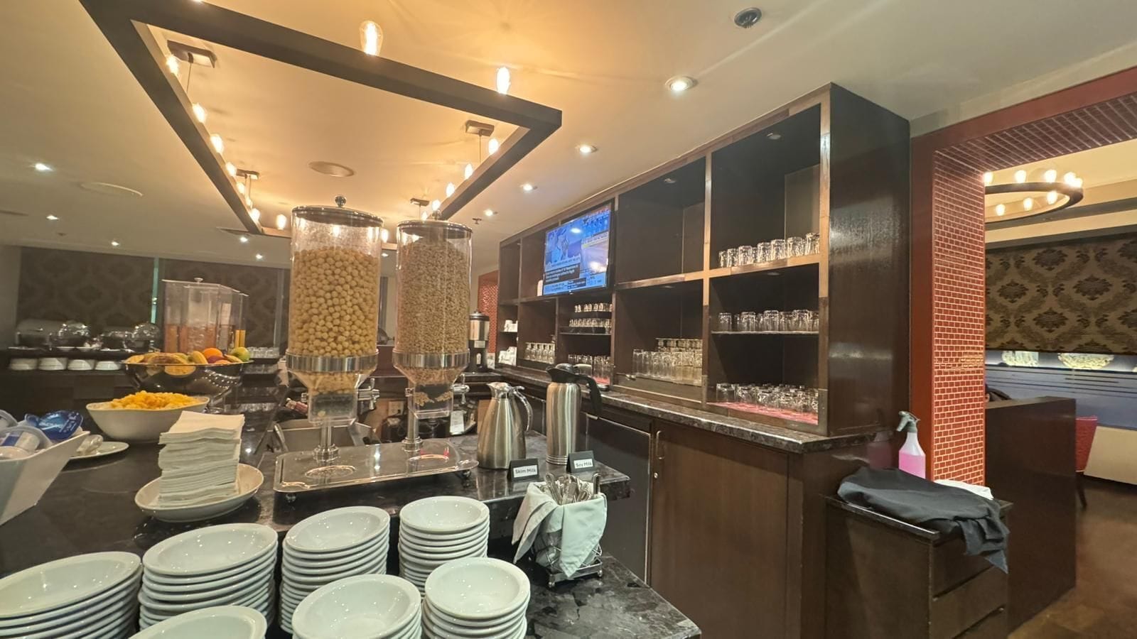 包含每日自助早餐