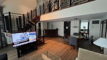 Presidential Penthouse | Living area | 37-inch LCD TV with digital channels, TV, pay movies